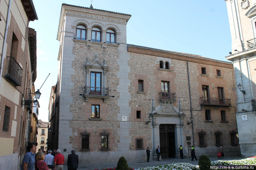 Каса де Сиснерос Мадрид, Испания Каса де Сиснерос Мадрид, Испания