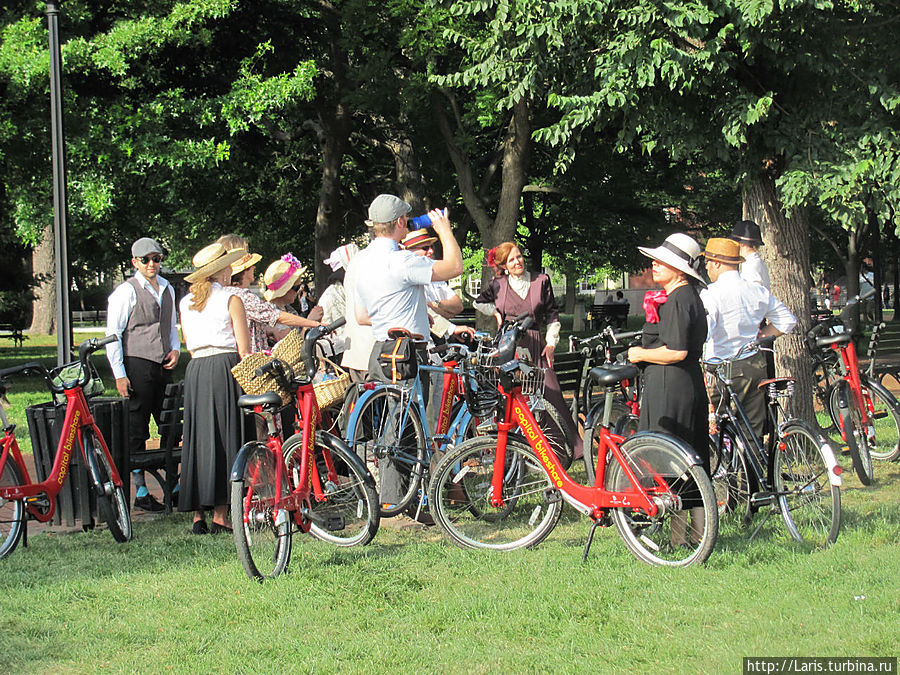 Вот такая велосипедная прогулка. Вообще бросается в глаза что пенсионеры живут полной жизнью, а не доживают, как у нас Вот такая велосипедная прогулка. Вообще бросается в глаза что пенсионеры живут полной жизнью, а не доживают, как у нас