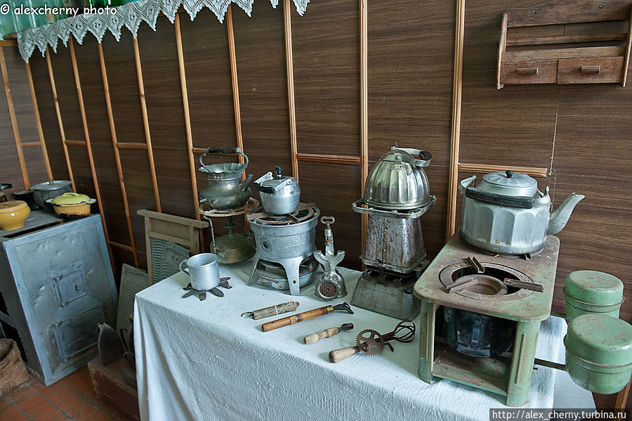 Кухня времен довоенных и сразу после Кухня времен довоенных и сразу после