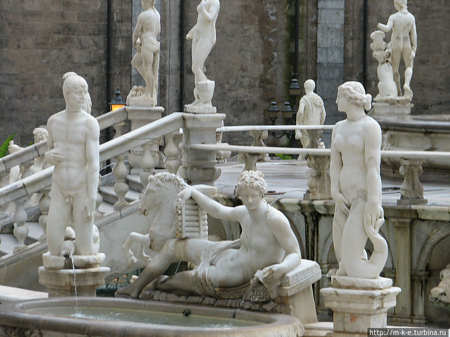 Фонтан Претория Палермо, Италия Фонтан Претория Палермо, Италия