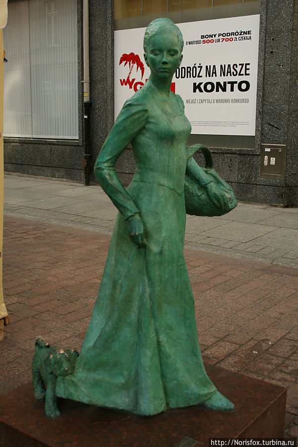 А про зеленую девушку ничего не нашла!:)) 
Может кто-нибудь знает ее историю? Торунь, Польша