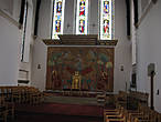 В восточной части собора — триптих Святой Дух, вырезанный из дерева по заказу Стивеном Фостером в 1998 году.