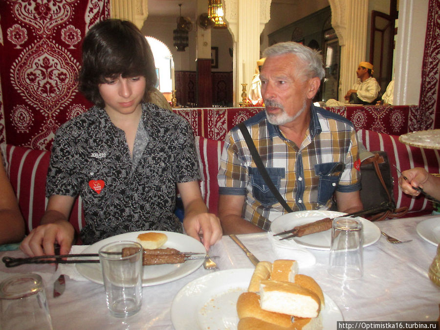 Обед в ресторане с музыкальным сопровождением Танжер, Марокко
