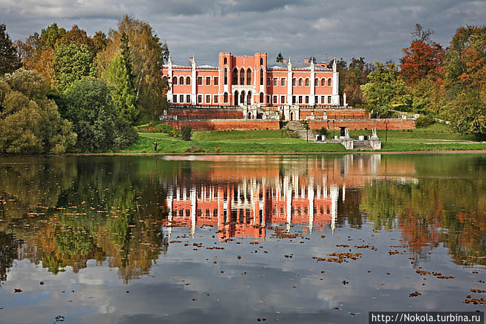 Усадьба Марфино осенью Марфино, Россия