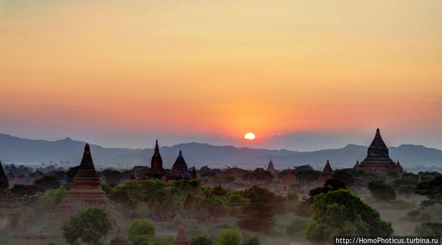 Закат с пагоды Швезандо Баган, Мьянма