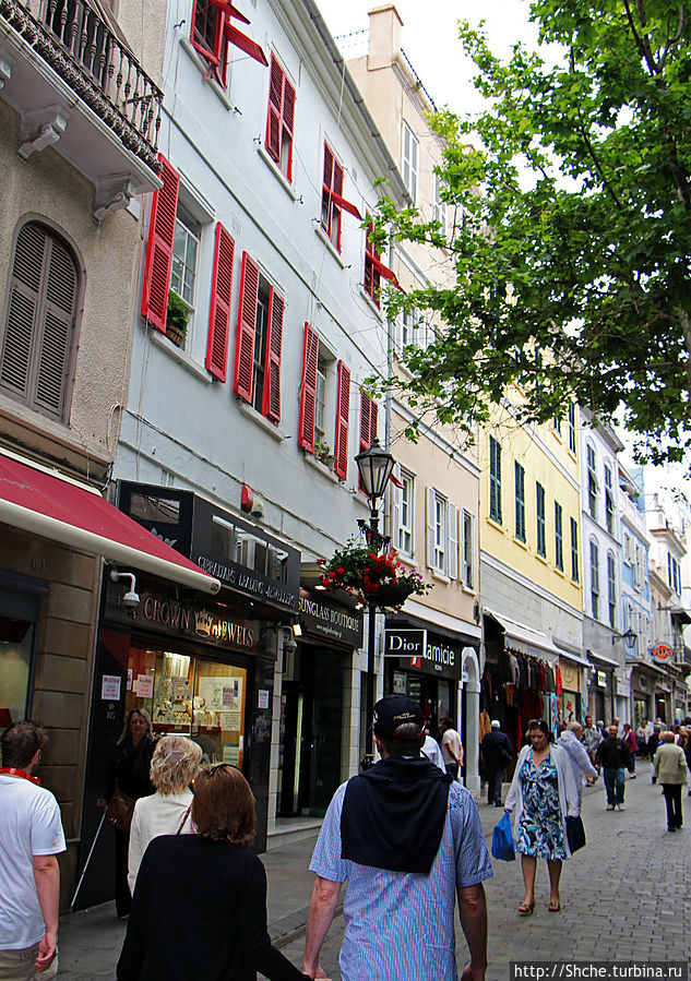 Пешеходные улицы Гибралтара Main Street и Irish Town Street Гибралтар город, Гибралтар