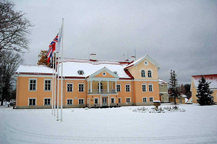 Главное здание Вихула, Эстония