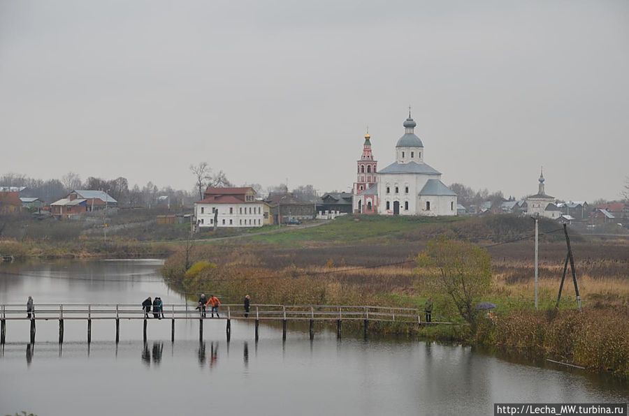 Ильинская церковь XVIII века и восстановленная колокольня Суздаль, Россия