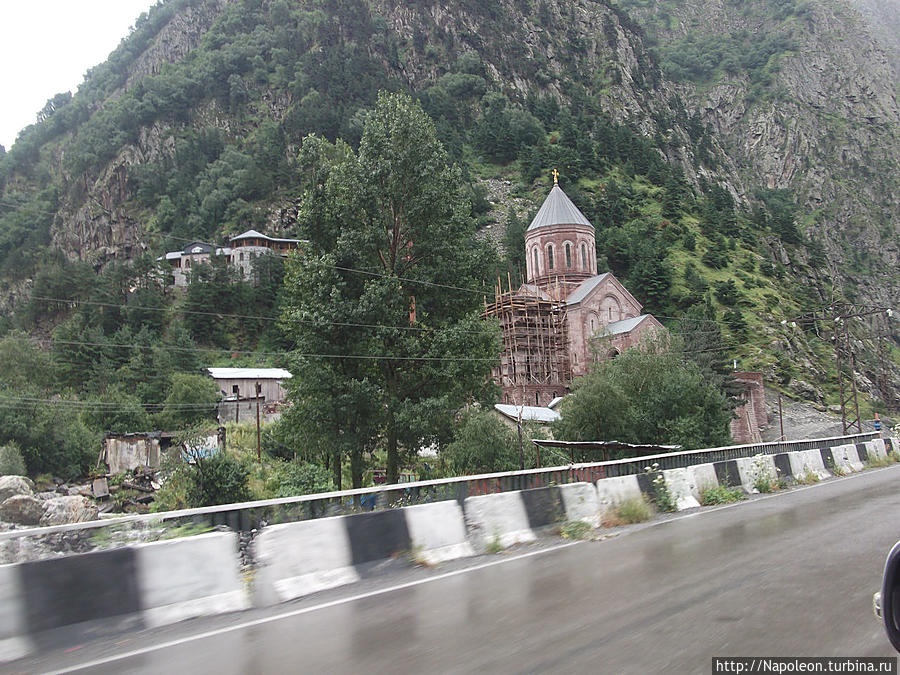 Монастырский комплекс в Дарьяльском ущелье / Monastery complex in Dariali gorge