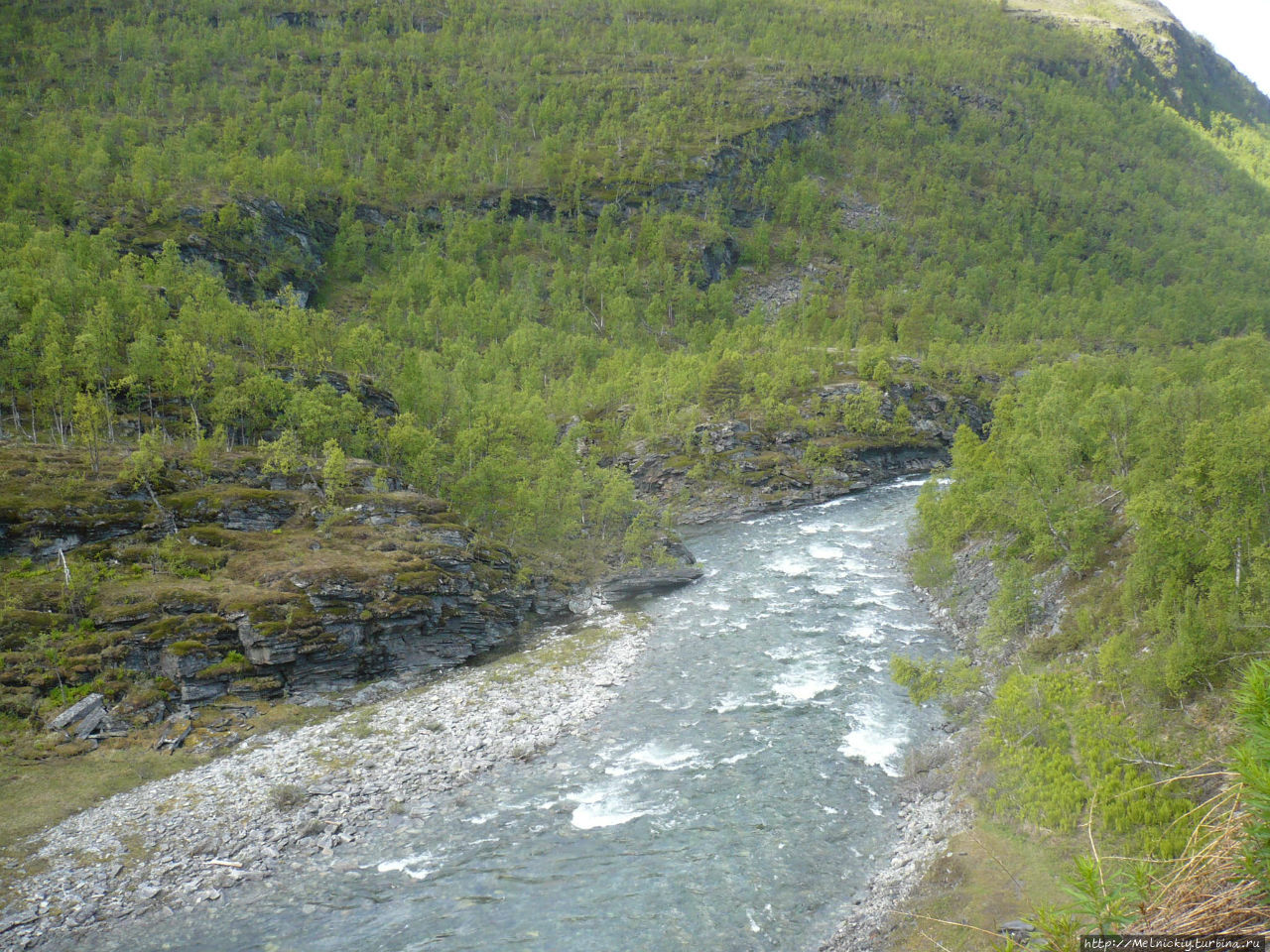 Водопад Ровийокфоссен Скиботн, Норвегия
