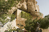 Пещера Фёклы является частью монастыря.