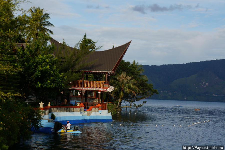 Остров   Суматра.   Озеро   Тоба... Медан, Индонезия