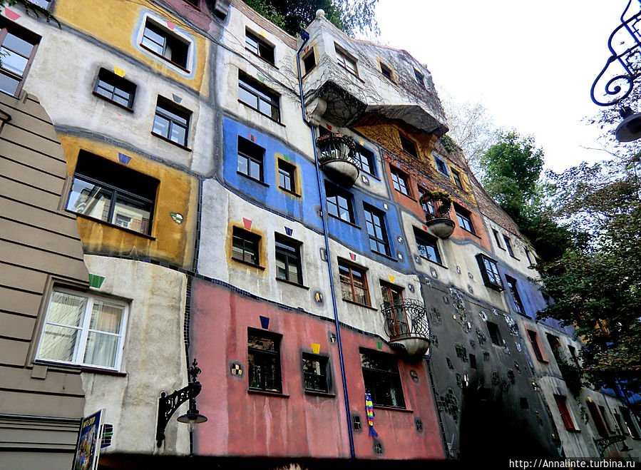 Дом Хундертсвассера Дом Хундертсвассера