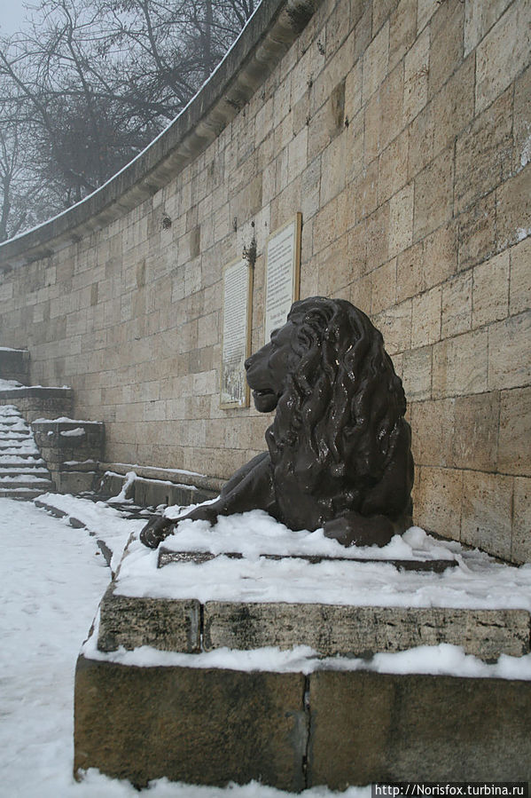 Провал, окутанный туманом Пятигорск, Россия Провал, окутанный туманом Пятигорск, Россия
