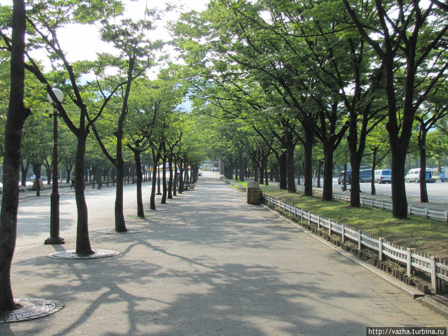 Путь к парку. Сеул, Республика Корея