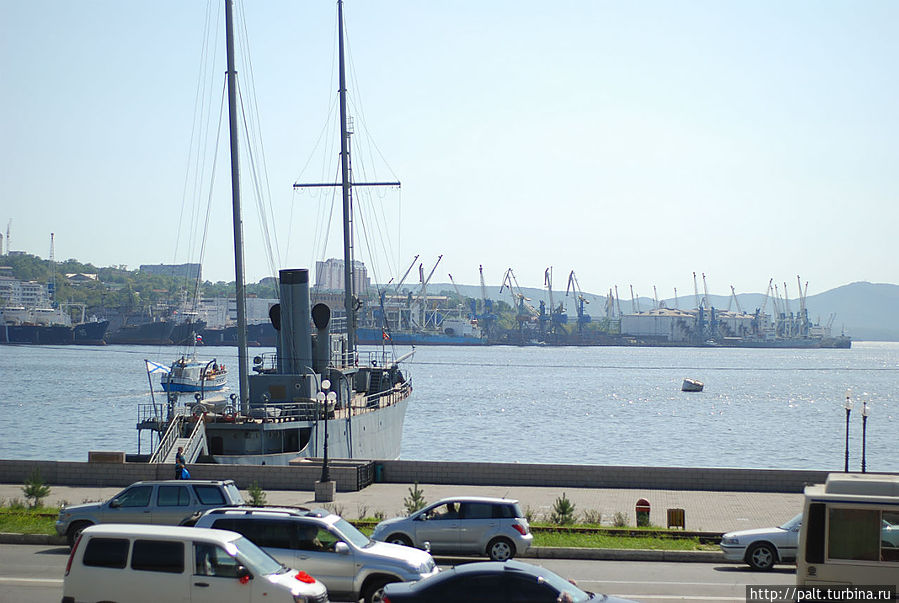 Теперь этот ветеран флота музей. Теперь этот ветеран флота музей.