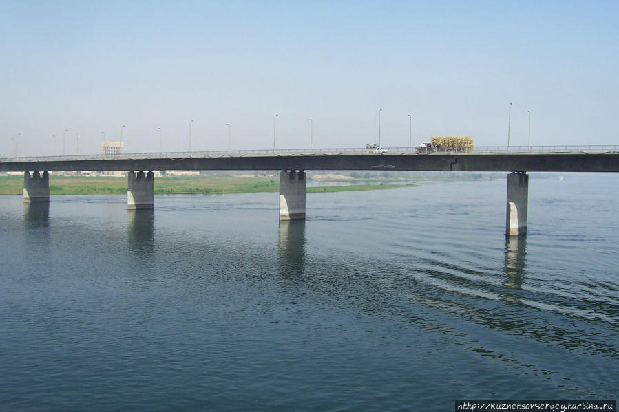 Мост в Эдфу Эдфу, Египет