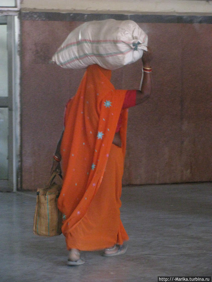 На вокзале. Аджмер, Раджастан, Индия Пушкар, Индия