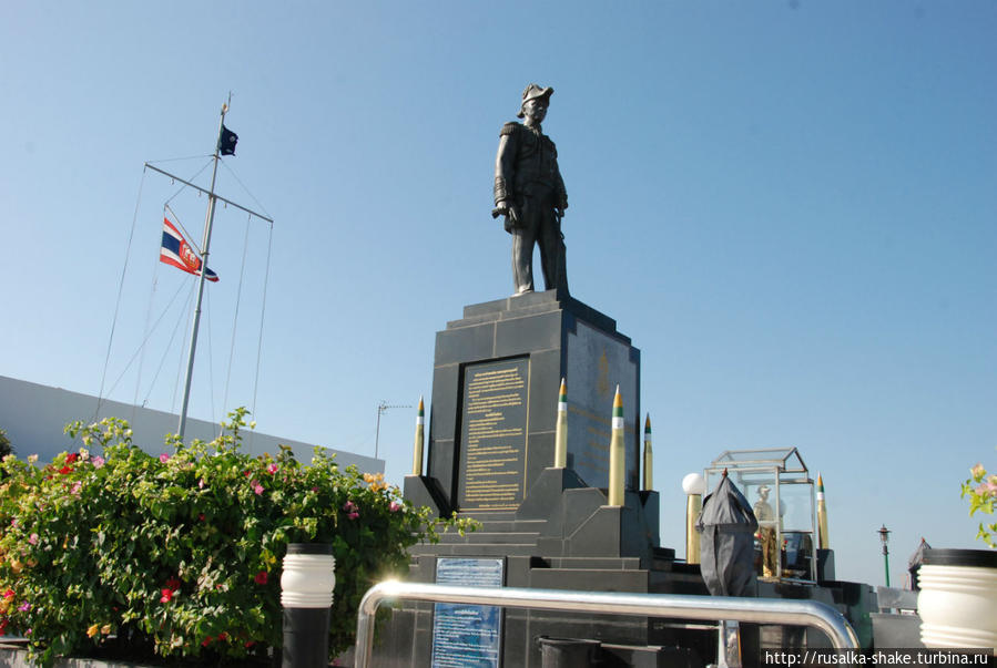 Памятник адмиралу Чумпхону Паттайя, Таиланд