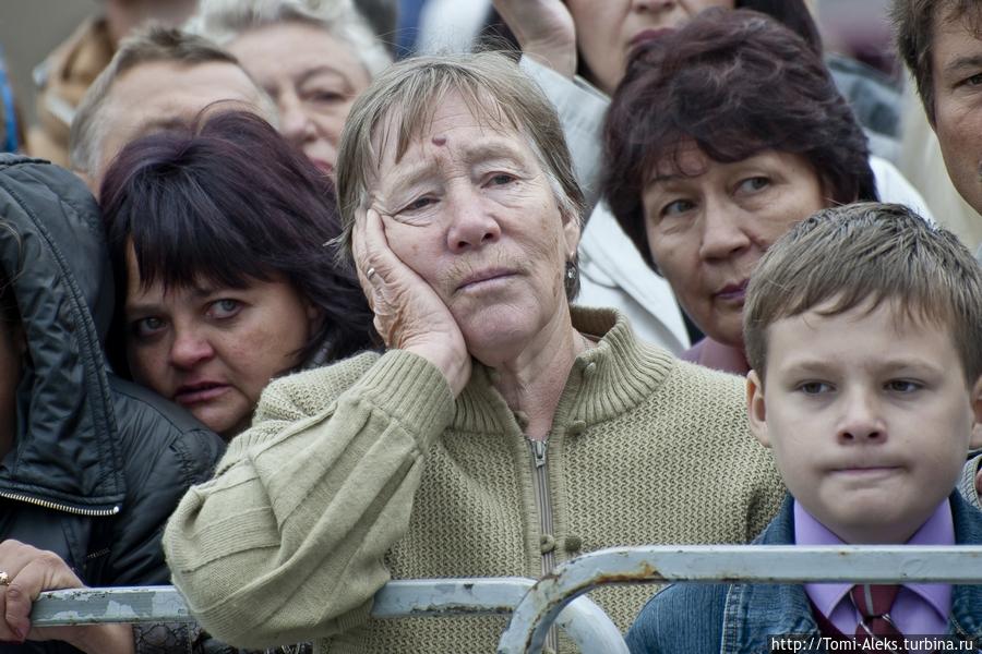 На брусчатке главной площади (Воронеж) Воронеж, Россия На брусчатке главной площади (Воронеж) Воронеж, Россия