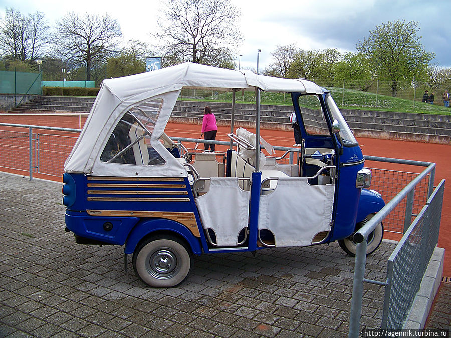 прогулочные Пьяджио в Олимпиумпарке прогулочные Пьяджио в Олимпиумпарке