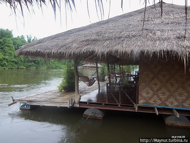 Гостиница на реке. Гостиница на реке.