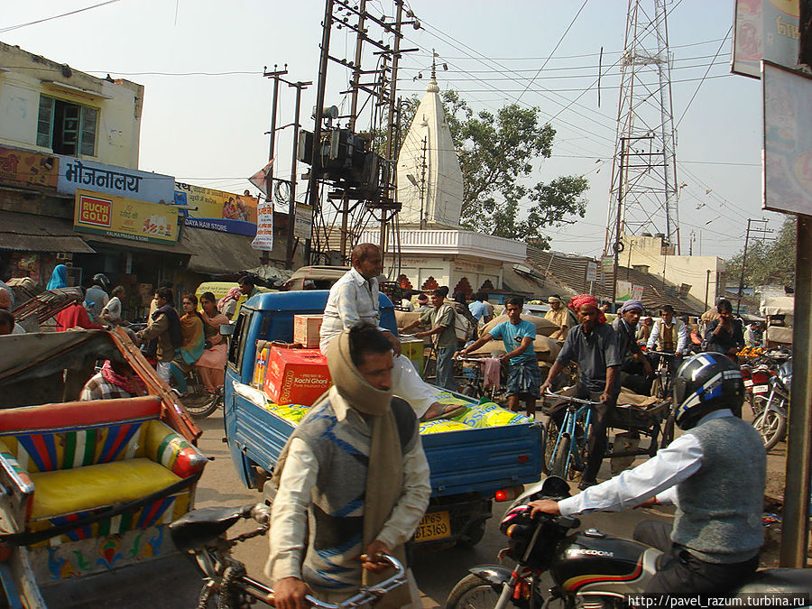 Индия, Варанаси — здесь нет правил дорожного движения! Индия, Варанаси — здесь нет правил дорожного движения!
