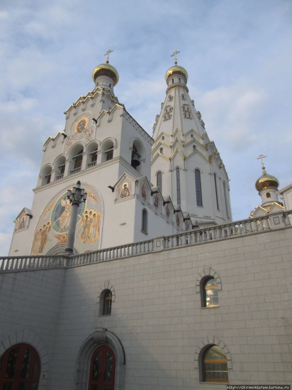 Прогулка около Всехсвятской церкви вечером Минск, Беларусь