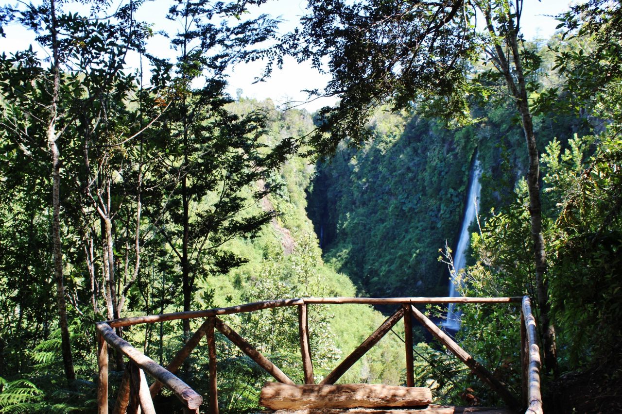 Водопад Токойуэ Тенаун, Чили