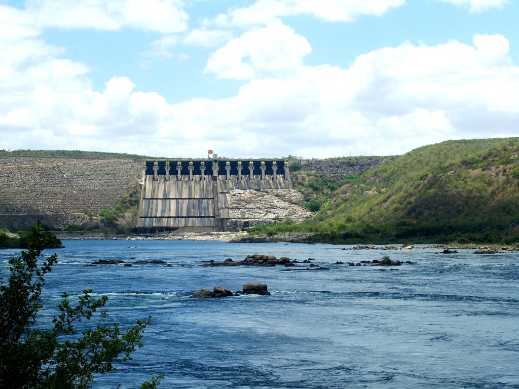 ГЭС и водохранилище Шинго / Usina hidrelétrica e represa de Xingó
