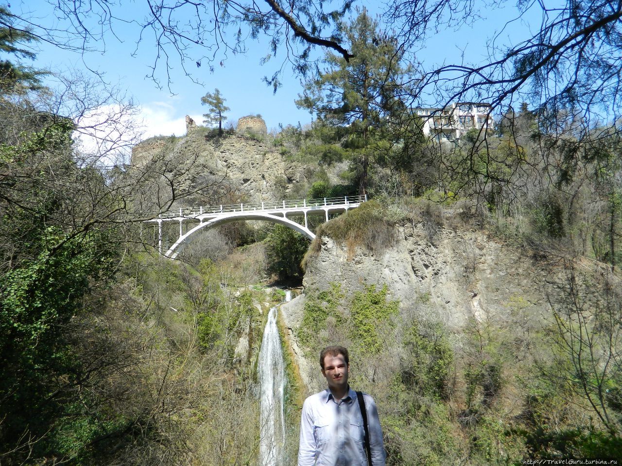 Ботанический сад. Мост Тамары Тбилиси, Грузия