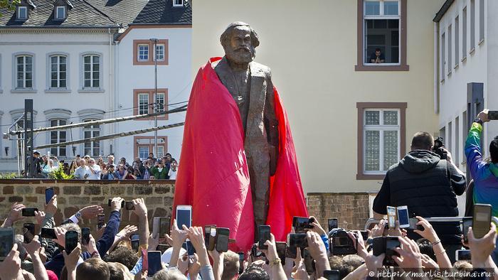 Торжественное открытие памятника Карлу Марксу в Трире. 5 мая 2018 года, 200 лет со дня рождения Маркса. Foto Internet Трир, Германия