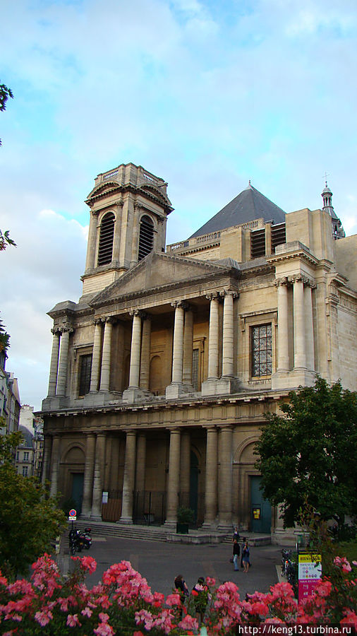 Прогулка от церкви Сент -Эсташ до Нотр-Дам-де-Пари Париж, Франция Прогулка от церкви Сент -Эсташ до Нотр-Дам-де-Пари Париж, Франция