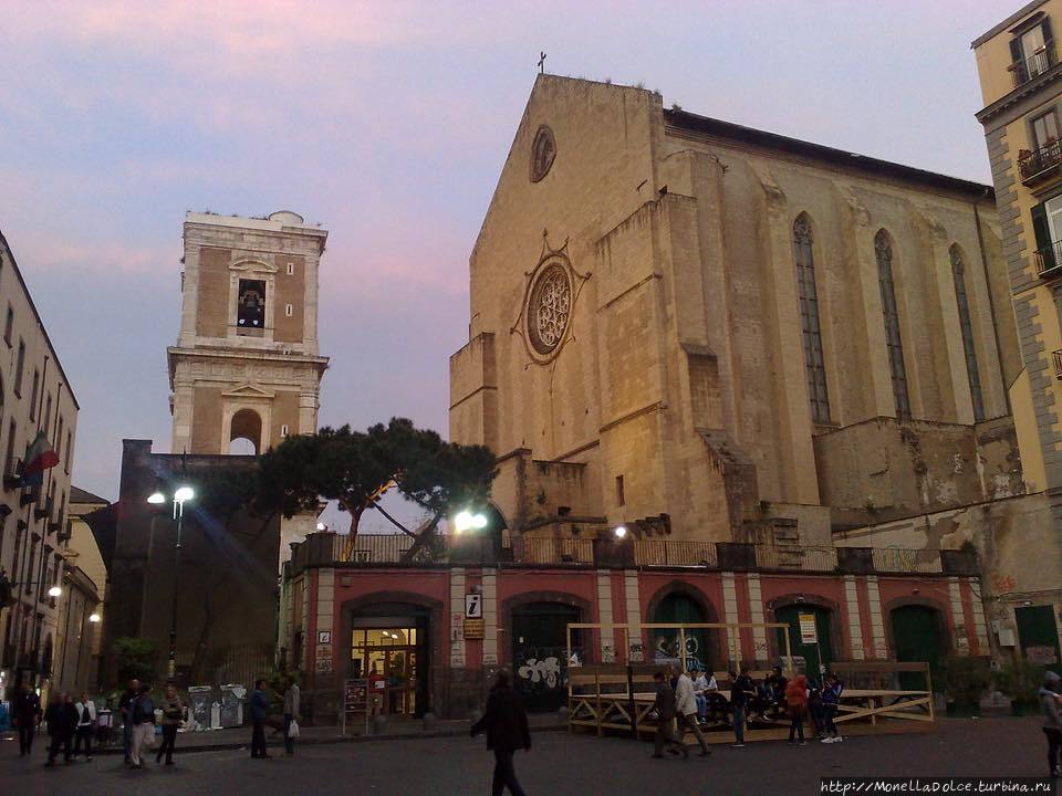 Монастырь Св. Клары (Санта-Кьяра) Неаполь, Италия