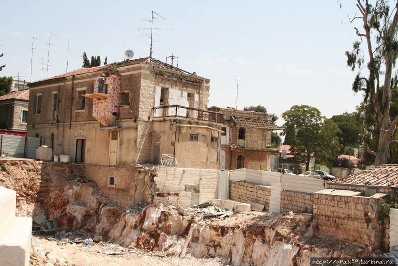 Фото от 4 августа 2010 года снесенных северных и южных флигелей Вениаминовского подворья. Фото из Интернета Израиль