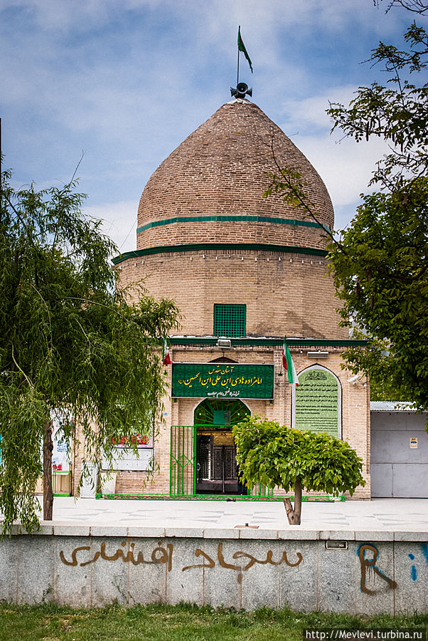 Хамада́н, в древности Экбатаны (перс. همدان‎ — Hamadân)