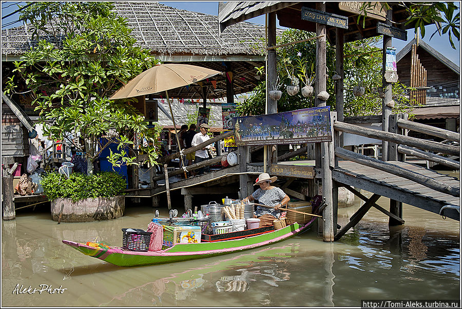 Туристов тоже катают на лодках, по желанию...
* Паттайя, Таиланд