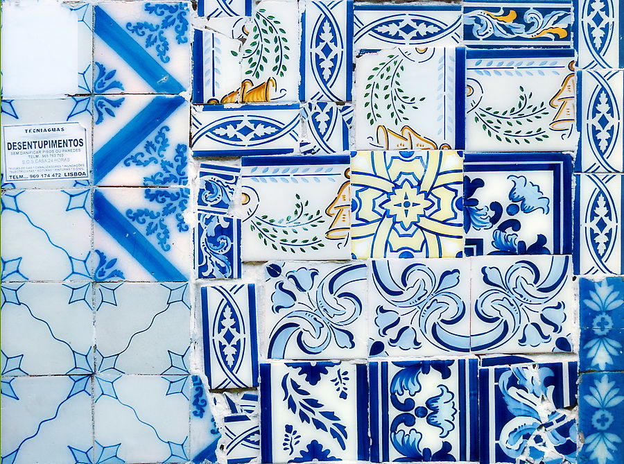 О португальском кафеле можно писать диссертацию. Случается, что на нем пишут масштабные картины, которые потом попадают в музеи или украшают собой вокзалы и храмы. О португальском кафеле можно писать диссертацию. Случается, что на нем пишут масштабные картины, которые потом попадают в музеи или украшают собой вокзалы и храмы.