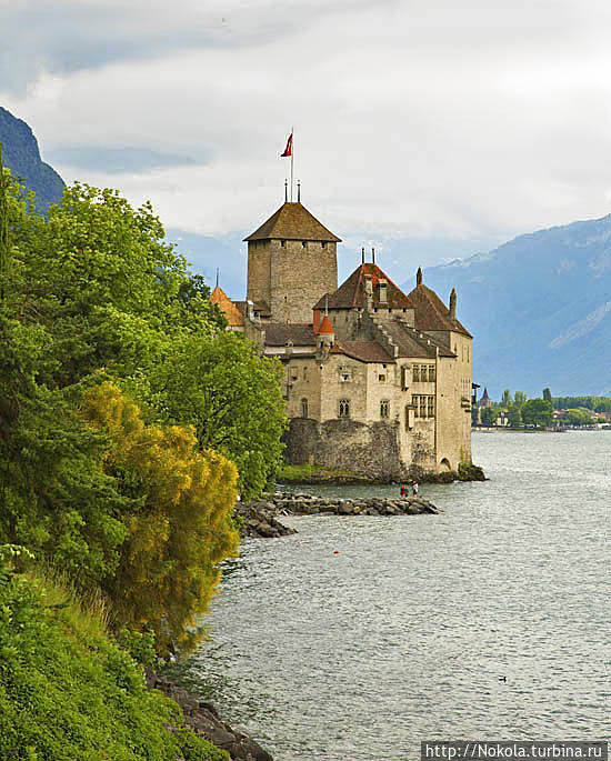 Шильонский замок — резиденция герцогов Савойских Монтрё, Швейцария