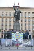 Памятник Ленину — стоит незыблемый и указывает путь всем туристам на Воронежский вокзал...