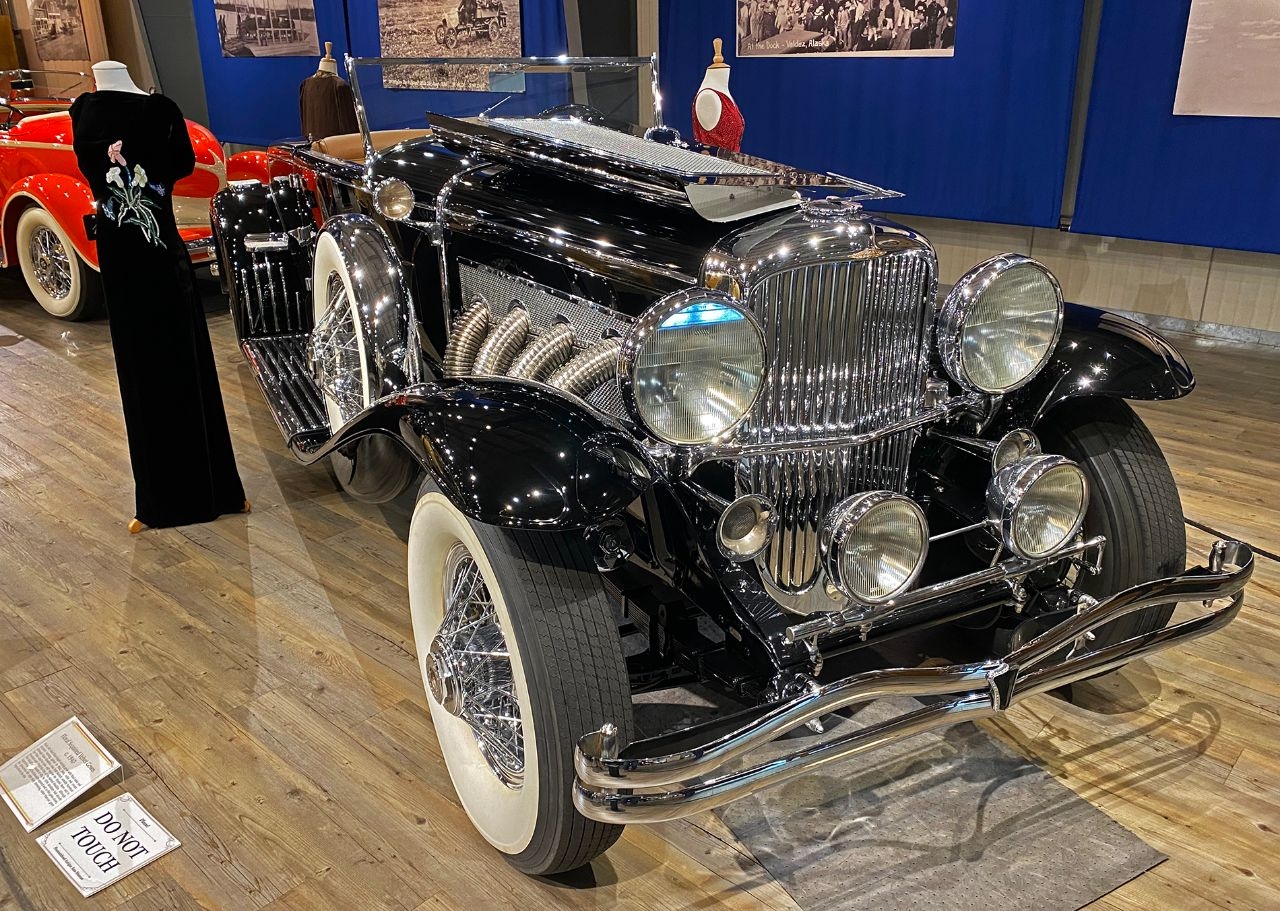 Музей старинных автомобилей Fountainhead / Fountainhead Antique Auto Museum