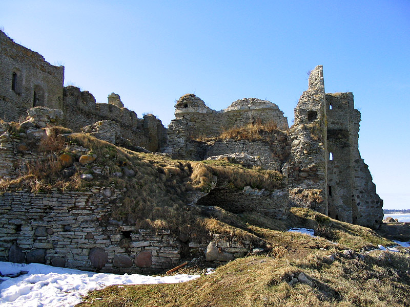 Замок зимой Кунда, Эстония