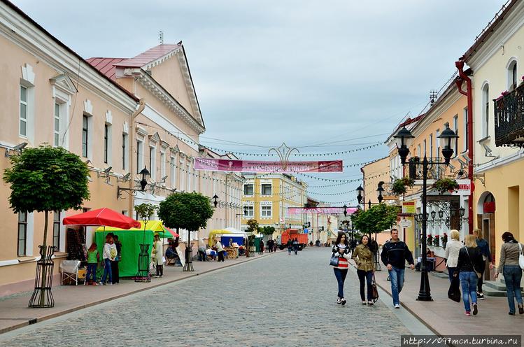 На улице Советской. Я ска