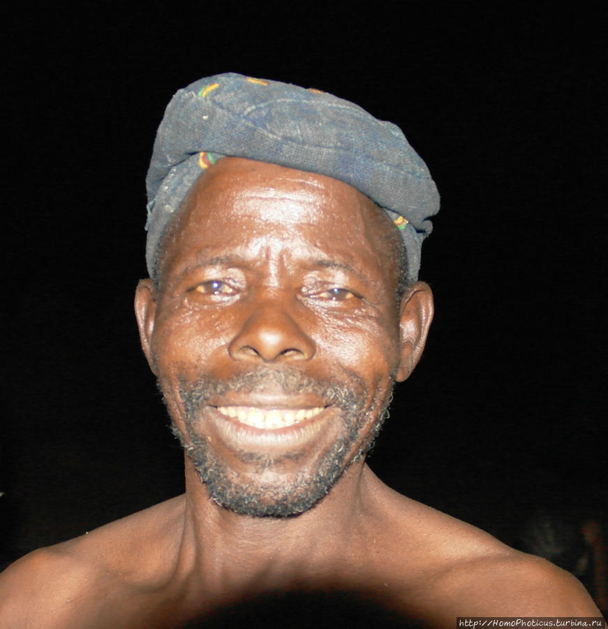 Жизнь и типажи кома Тчамба, Камерун