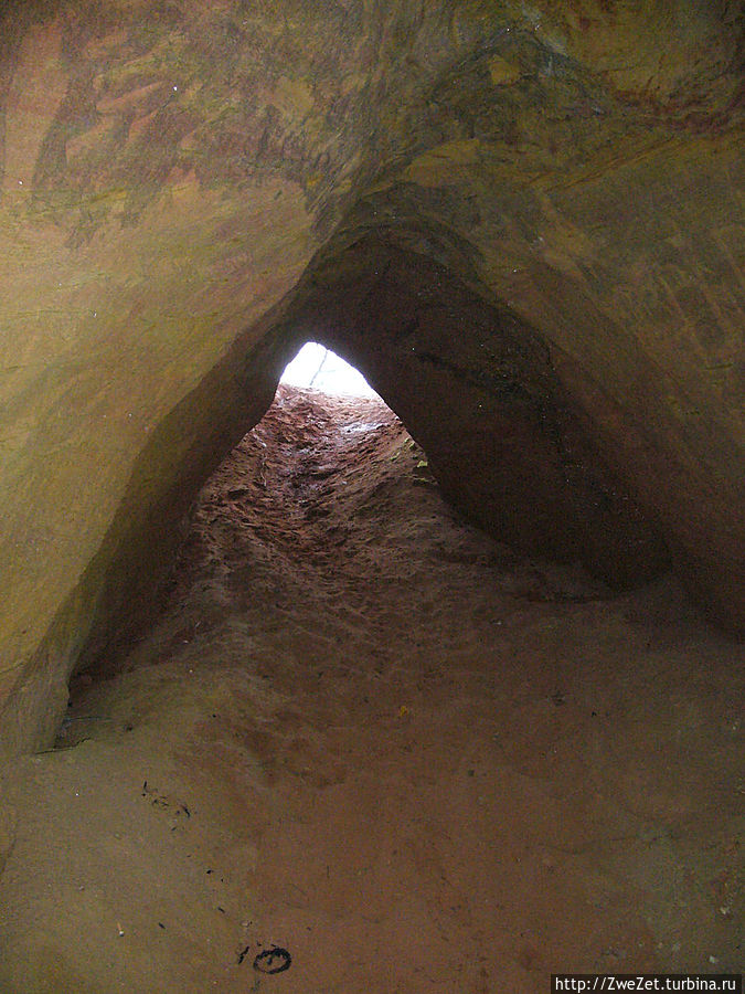 Умирающий подземный мир Оредеж, Россия Умирающий подземный мир Оредеж, Россия