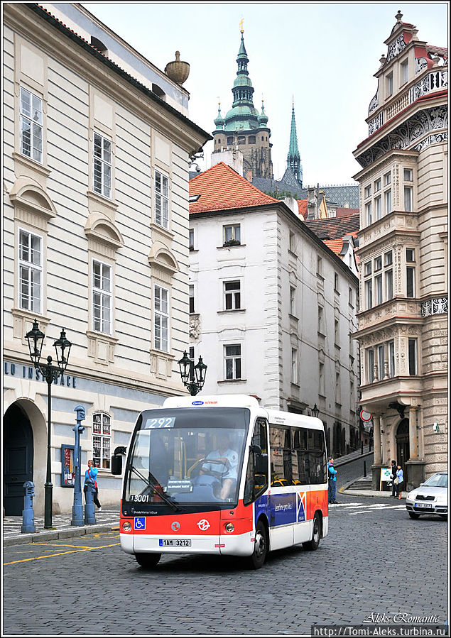 Как и во всей Европе, в Праге много разных красивых транспортных средств. И это не удивительно в городе, который буквально круглый год осаждают туристы. Радует, что здесь даже сохранились трамваи...
* Прага, Чехия