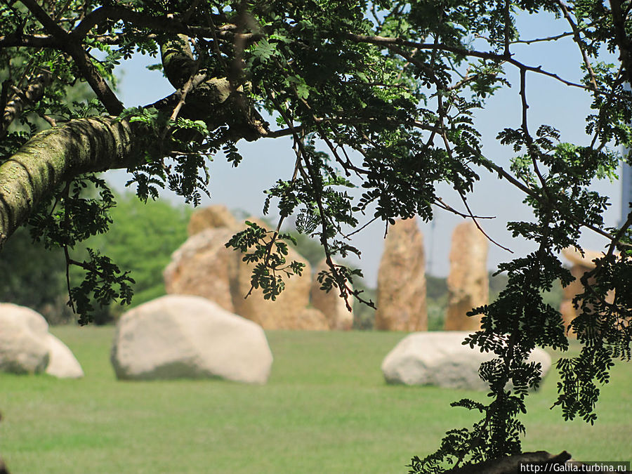 Сад камней в парке Яркон Тель-Авив, Израиль Сад камней в парке Яркон Тель-Авив, Израиль