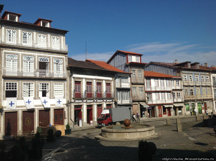 Старинные улицы средневекового города Гимарайнш. Гимарайнш, Португалия