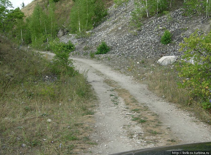 По каменистой дорои поднимаемся на гору По каменистой дорои поднимаемся на гору