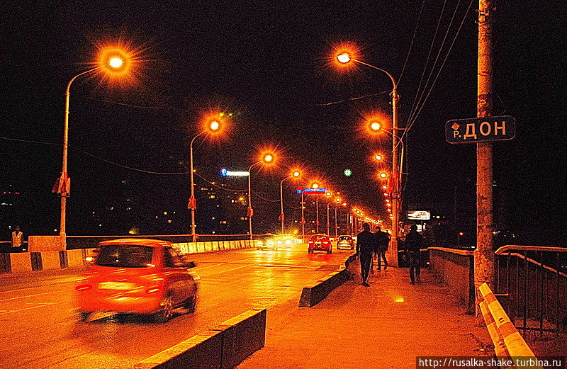 Ночная прогулка из Европы в Азию Ростов-на-Дону, Россия Ночная прогулка из Европы в Азию Ростов-на-Дону, Россия